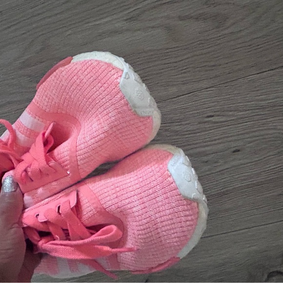 ADIDAS • NMD R1 Sun Glo Sneaker • 6.5 • Orange/Pink • - Picture 10 of 10